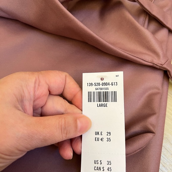 Brand new with tags Abercrombie and fitch active wear top - Picture 4 of 4